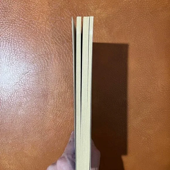 Bringing Yoga to Life: The Everyday Practice of Enlightened Living Donna Farhi - Picture 3 of 5